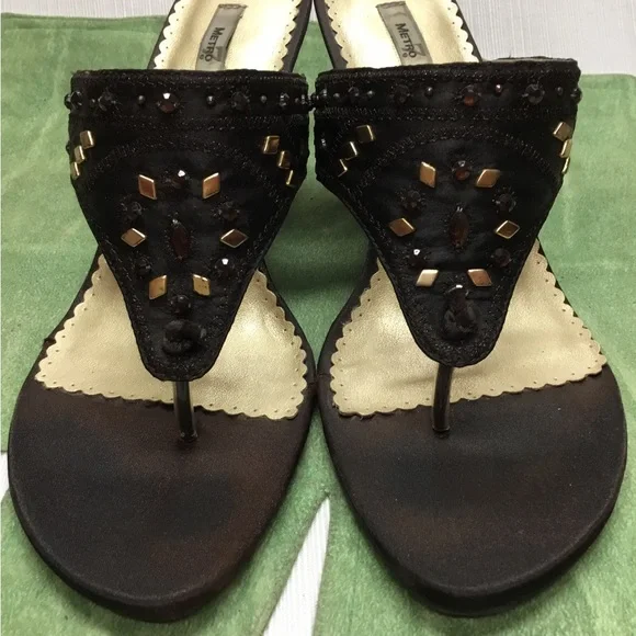 Metro7 Good Looking Thong Wedges. - Picture 3 of 8